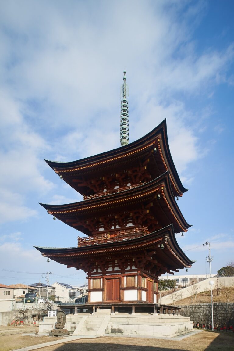 家原寺 三重の塔 大日