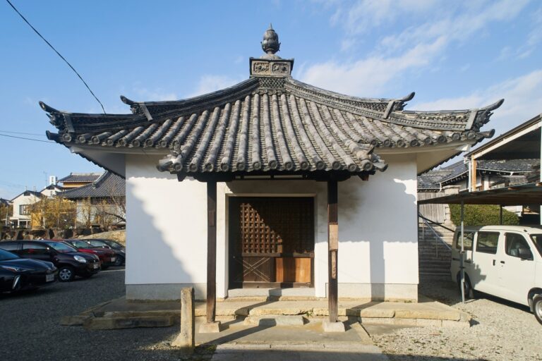 家原寺 経造（経典書庫）