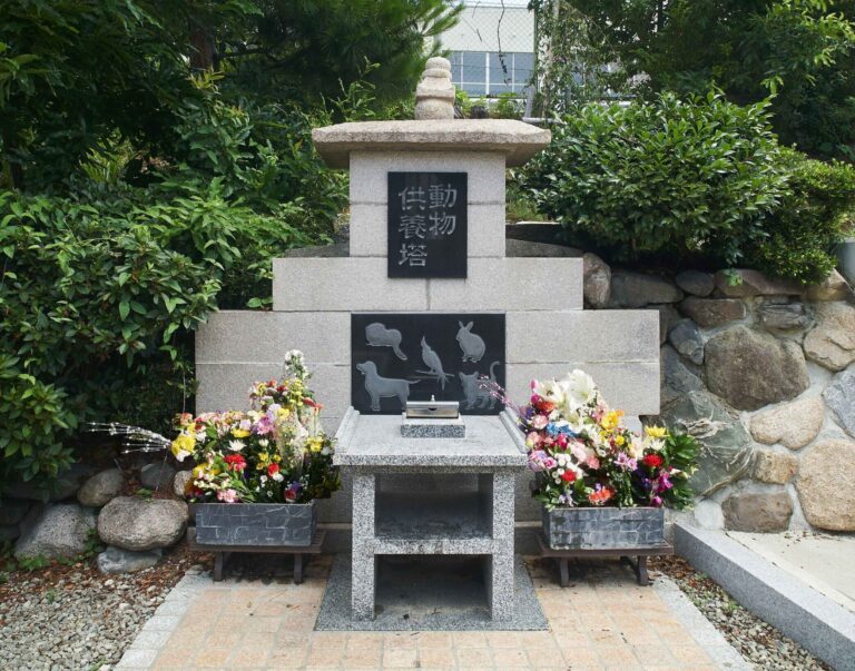 愛願院ペット供養塔